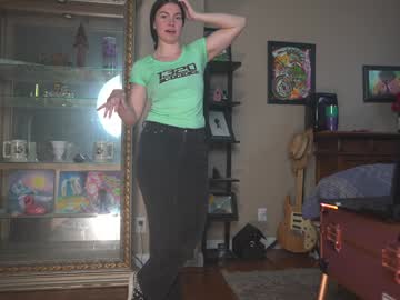 girl
        chroniclove cam image #6569915