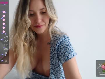 girl
        theellenshow cam image #1552728