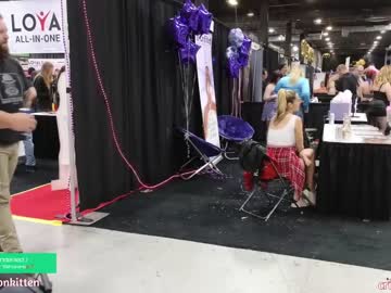 girl
        crimsonkitten cam image #2784033