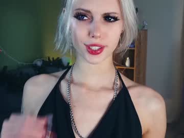 girl
        audreycarvin cam image #5925343