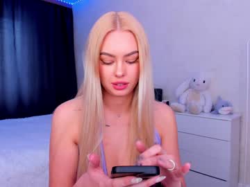 girl
        8a8y_nura cam image #1027077