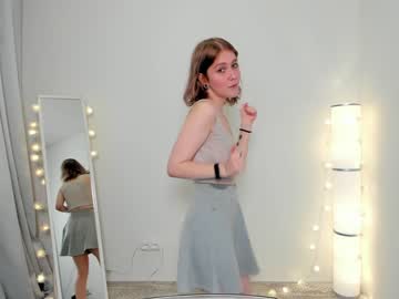 girl
        my_parisss cam image #223344