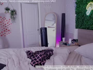 girl
        runesy cam image #5441427