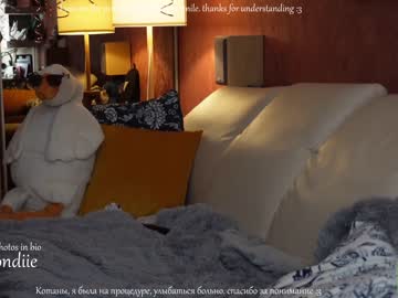 girl
        bestblondiiecb cam image #799724
