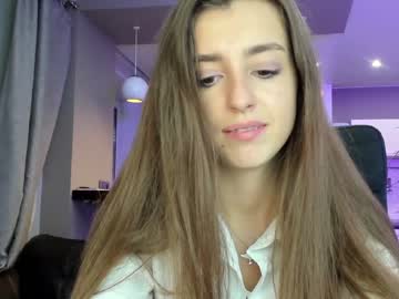 girl
        coy_amina_ cam image #202688