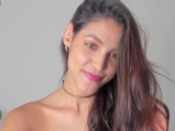 girl
        amelia_johnson cam image #3969615