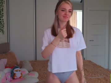 girl
        cyberslime cam image #3406748