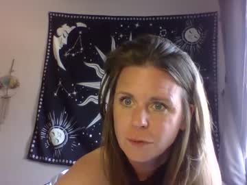 girl
        naughtyymarie420 cam image #1799263