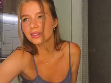 girl
        selfish_ashley cam image #4412277