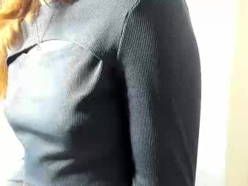 girl
        lynethamm cam image #6888005