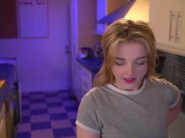 girl
        lucydelovely cam image #579416
