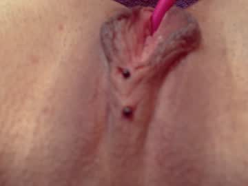 girl
        oliviaogk cam image #1740897