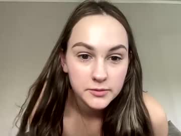 girl
        saphiresnow cam image #3052425