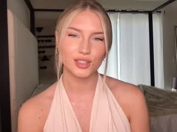 girl
        thezabrina cam image #1850760