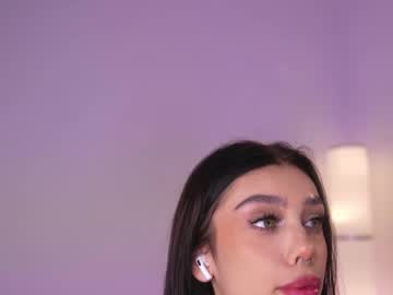 girl
        karina_amiri cam image #6536629