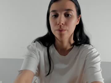 girl
        sixkiks cam image #1187620