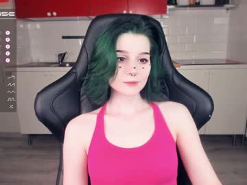 girl
        alicentity cam image #1837683