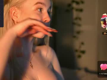 girl
        mother__of__dragons cam image #3259738