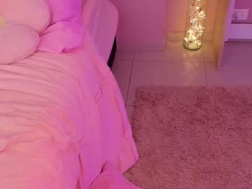girl
        little_effy18_ cam image #4968652